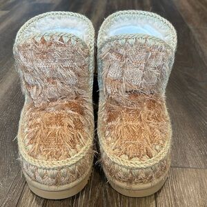 MOU Wooly Glacier Boots Size 38